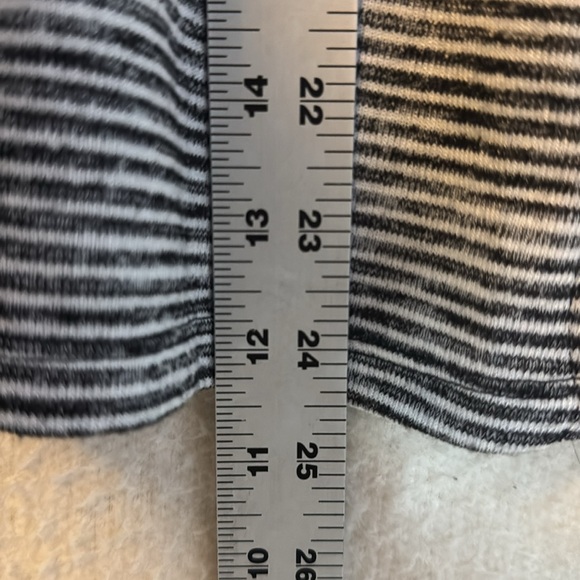 Banana‎ Republic Mockneck Shirt Womens XS Striped Sleeveless - Picture 5 of 6